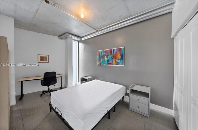 Building Photo - 690 SW 1st Ct