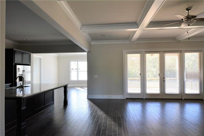 Building Photo - 7200 Grandview Overlook
