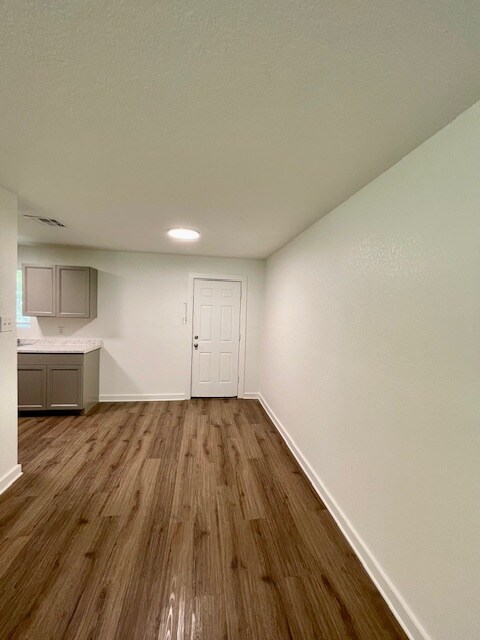 Building Photo - 105 Faye Dr