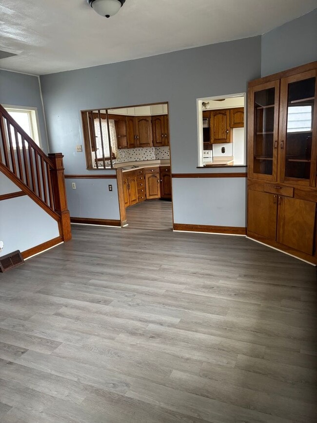 Building Photo - 712 E Reynolds St