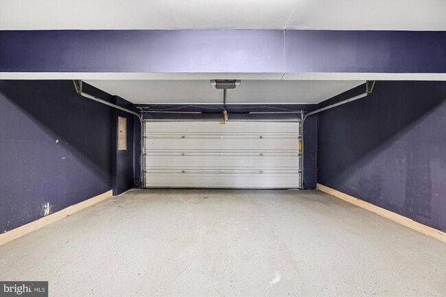 Building Photo - 3811 Eisenhower Ave