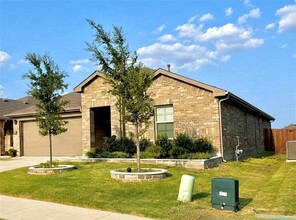 Building Photo - 16628 Hay Vly Dr