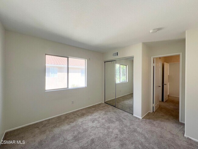 Building Photo - 1816 Golden Oak St