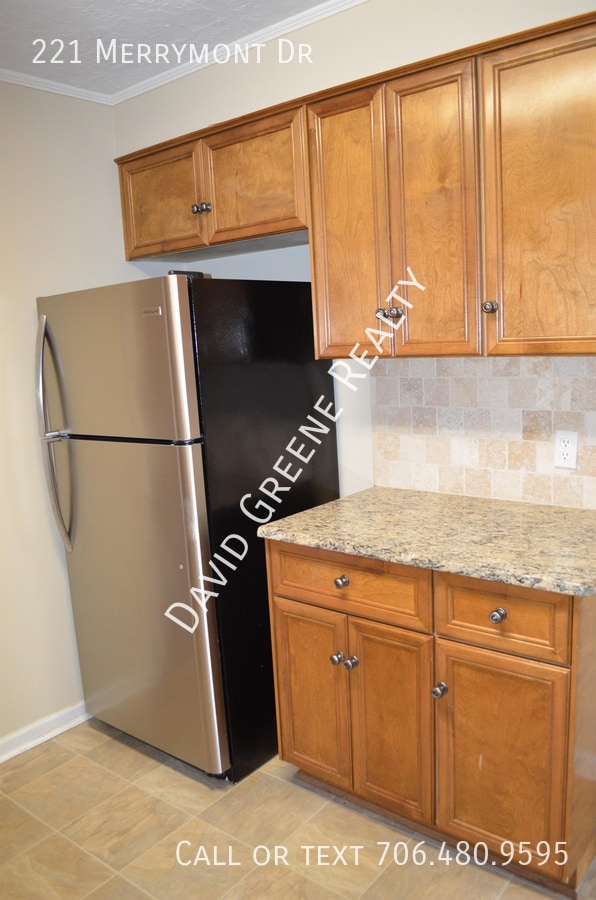 Building Photo - 221 Merrymont Dr