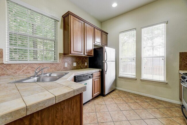 Building Photo - 5102 Caswell Ave