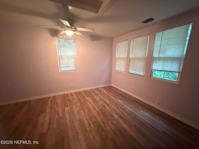 Building Photo - 203 SW 51st Ave