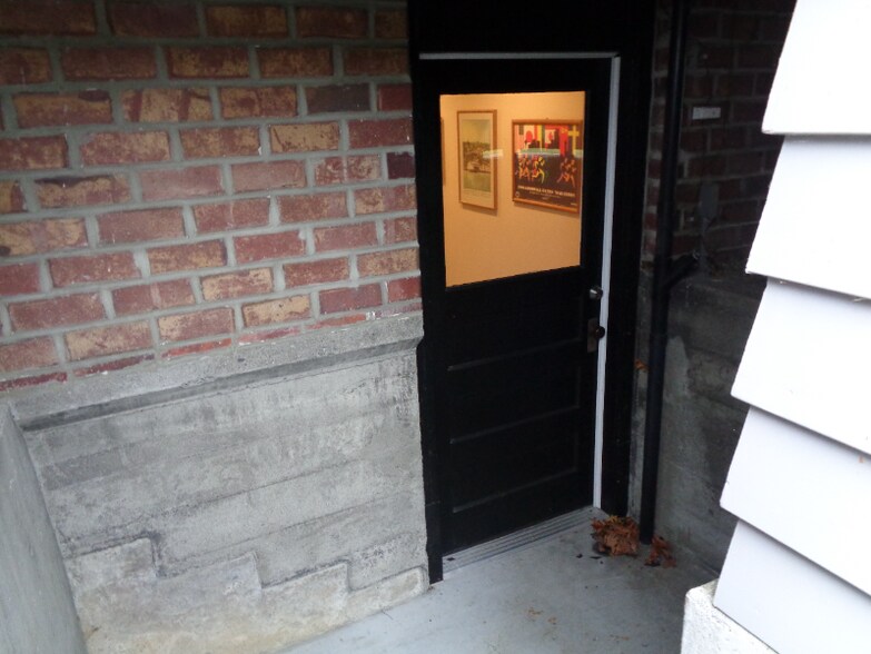 Primary Photo - 1012 Grand Ave