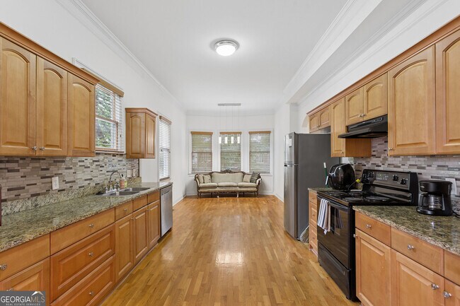 Building Photo - 649 Peeples St SW