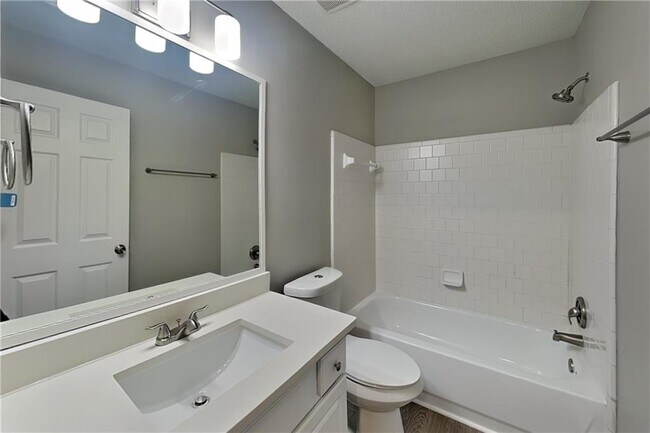 Building Photo - 3206 Claybrooke Dr NE