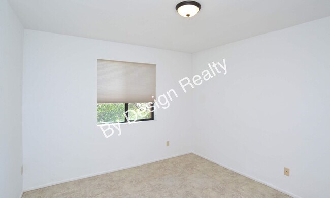 Building Photo - Remodeled Foothills Clusters 3 Bed 2 Bath