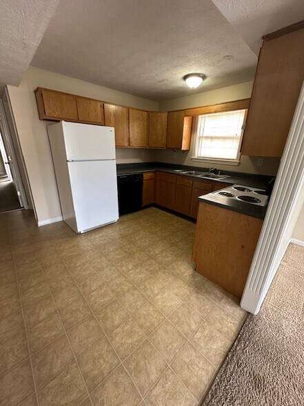 Building Photo - 105 Braxton Ct