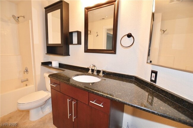 Building Photo - 270 E Flamingo Rd