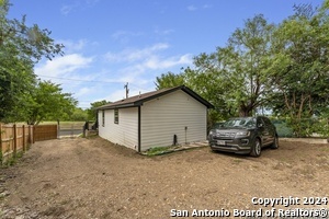 Building Photo - 928 Hedges St