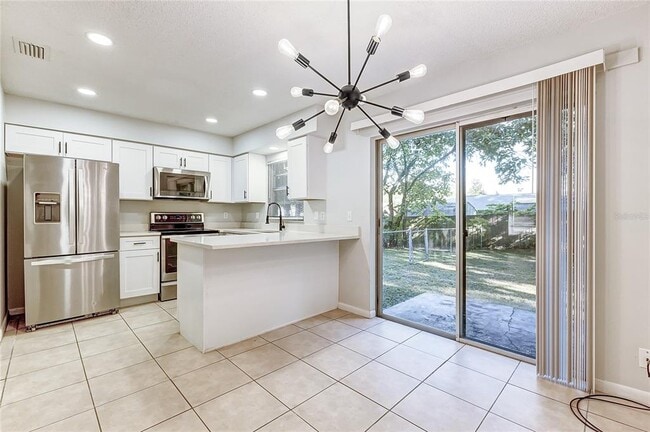 Building Photo - 1417 NE 38th St