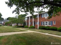 Building Photo - 28 Woodedge Ave