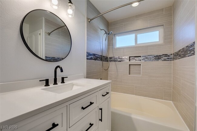 Building Photo - 225 Comanche Pl