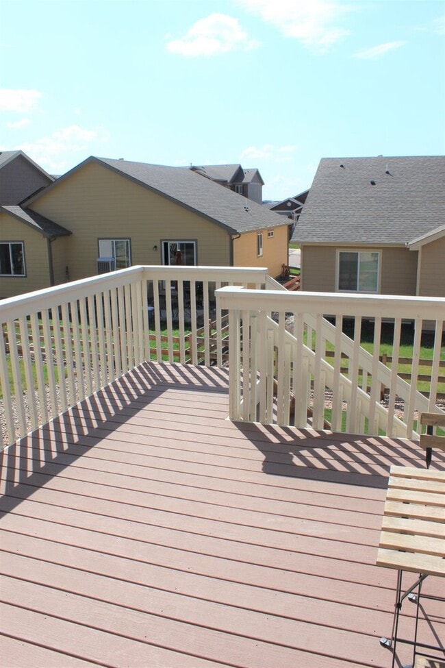 Building Photo - 835 Pistol River Way