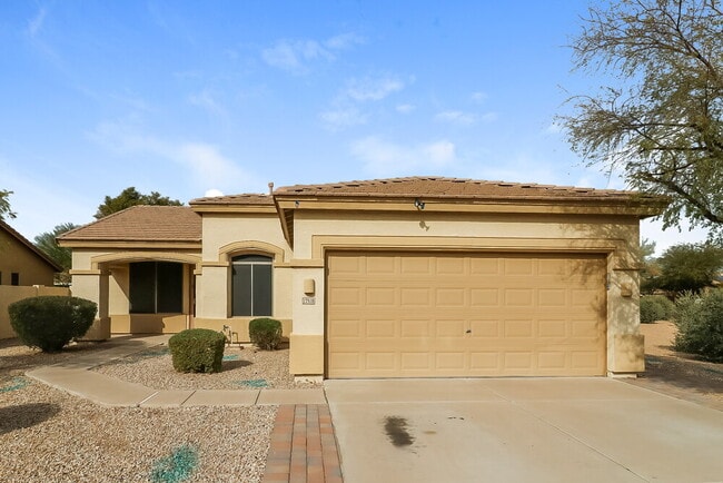 Building Photo - 17518 W Hope Dr