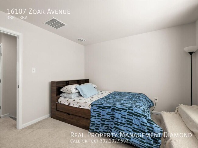 Building Photo - 16107 Zoar Ave