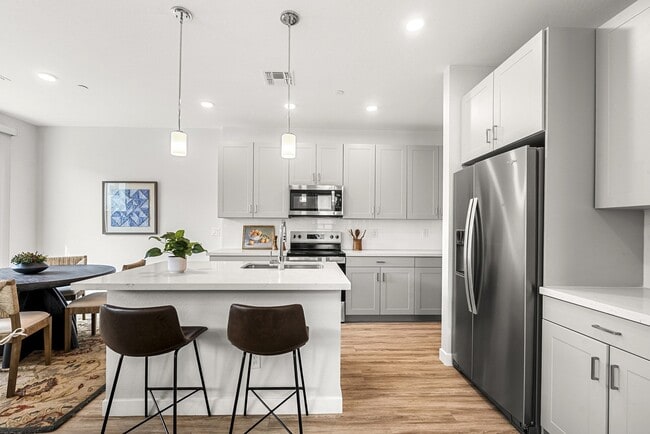 Building Photo - Avalon Townhomes