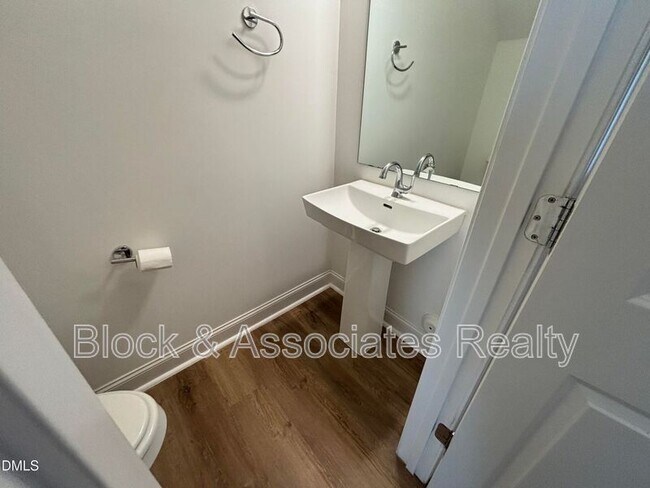 Building Photo - 5710 Parker Pnes Ct
