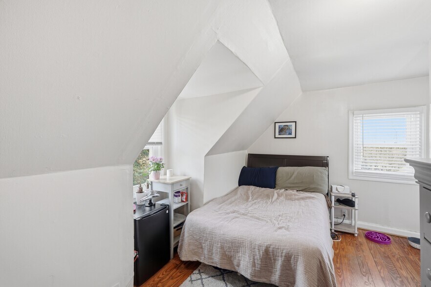 Building Photo - 7211 Dartmouth Ave
