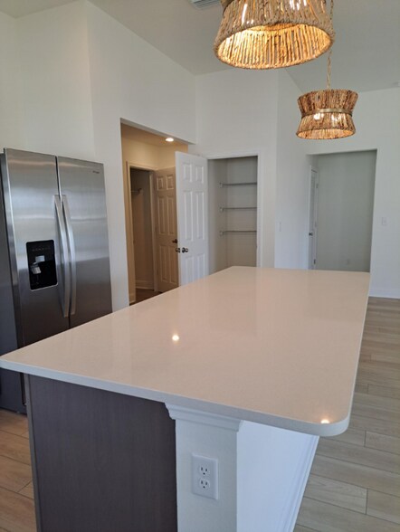 Building Photo - 59 Signet Cir