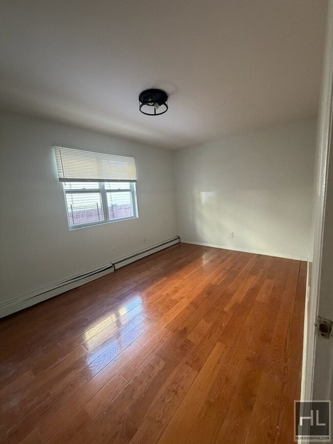 Building Photo - Schenectady Ave