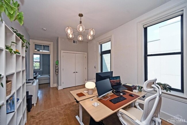 Building Photo - 27 Mercer St