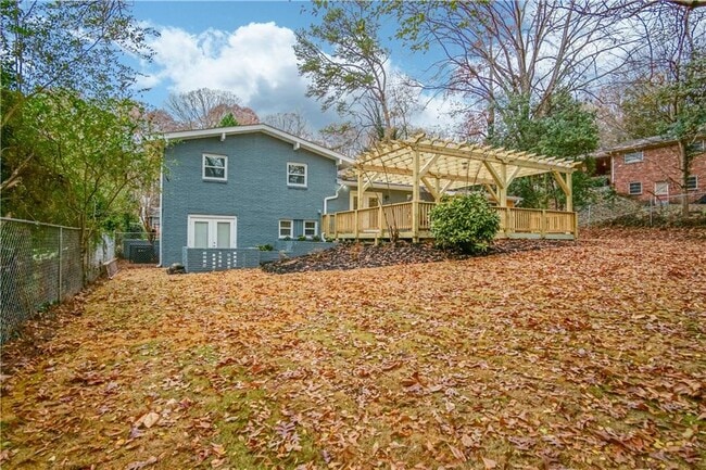 Building Photo - 2640 Casher Dr