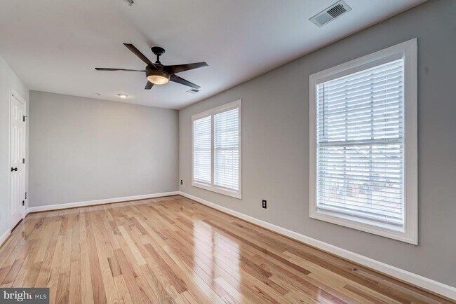 Building Photo - 5820 Pearson Ln