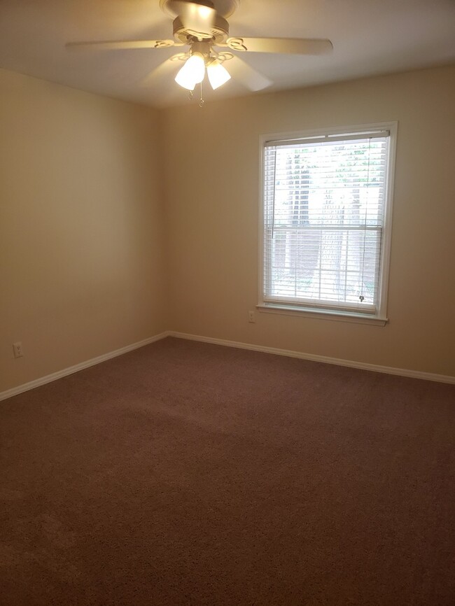 Building Photo - Lake Johnson Mews-3bd on the LAKE TRAIL!
