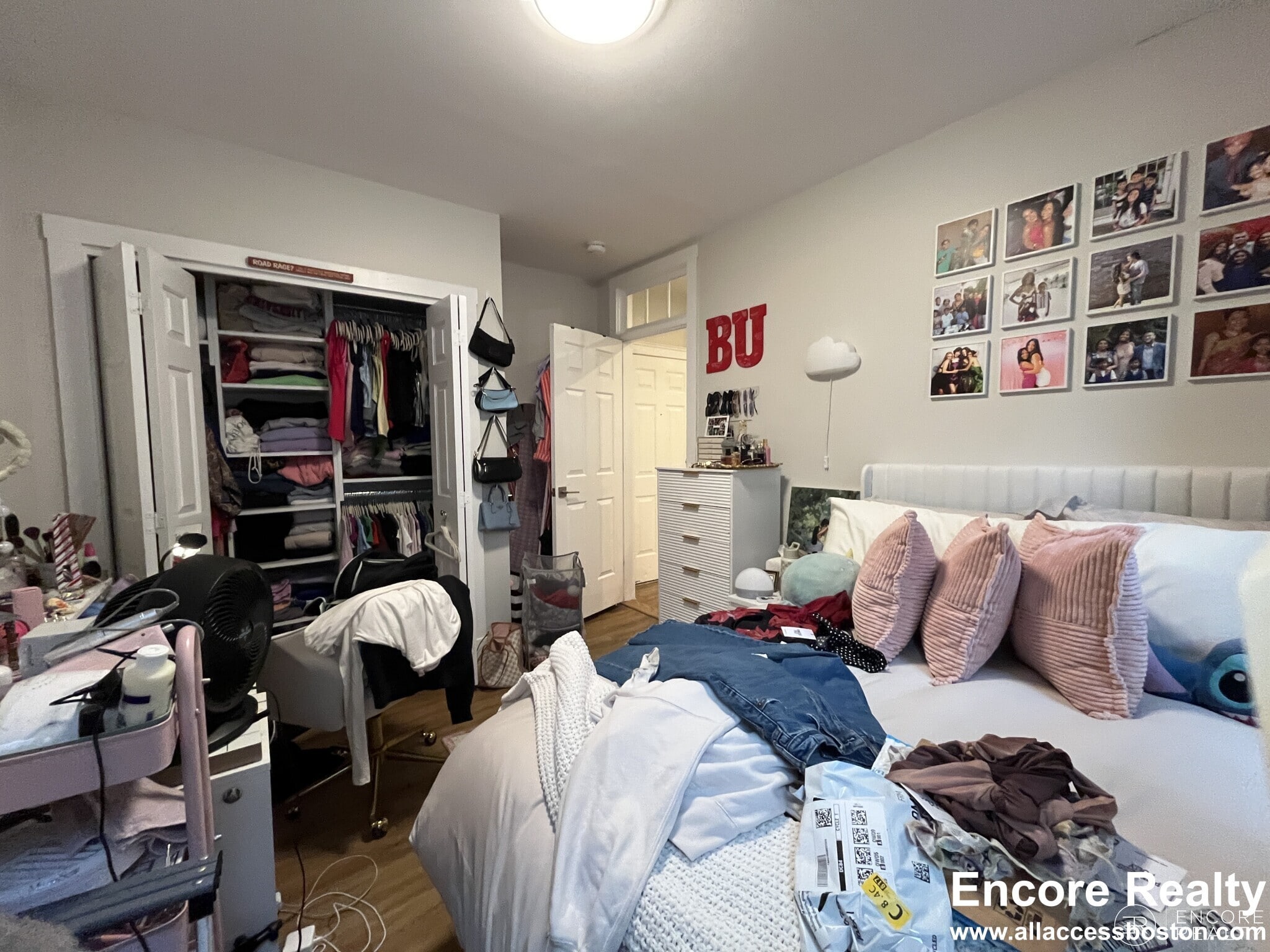 Building Photo - 833 Beacon St