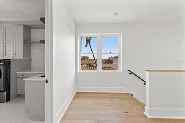 Building Photo - 531 Danube Ave