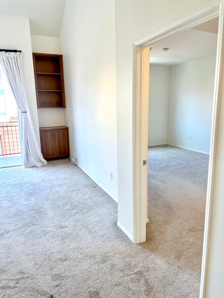 Building Photo - 4060 Glencoe Ave