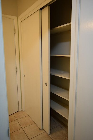 Building Photo - 410 Westwood Dr