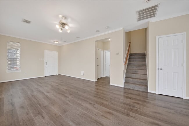 Building Photo - 8118 Barnes Ridge Ln