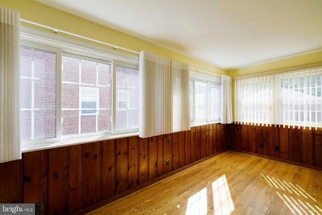 Building Photo - 5408 20th Ave