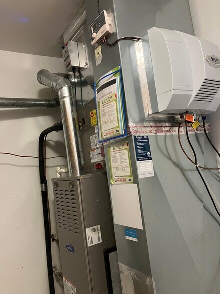 Building Photo - 247 Coventry Cir