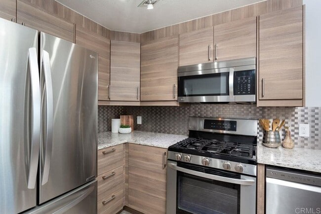 Building Photo - Santee 2 Bedroom 2 Bath Condo with Garage