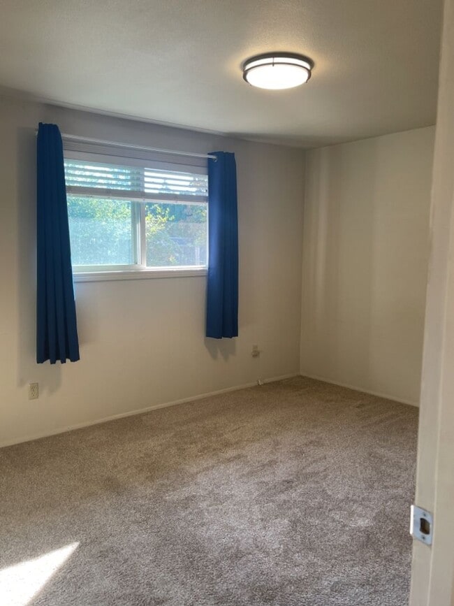 Building Photo - !!!COMING SOON!!! Three Bedroom Ranch in O...
