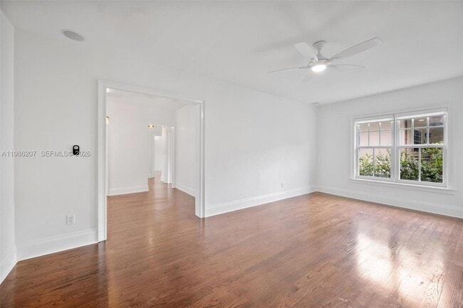 Building Photo - 285 NE 105th St