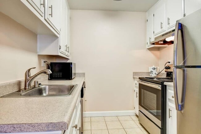Building Photo - 935 Johnfer Way