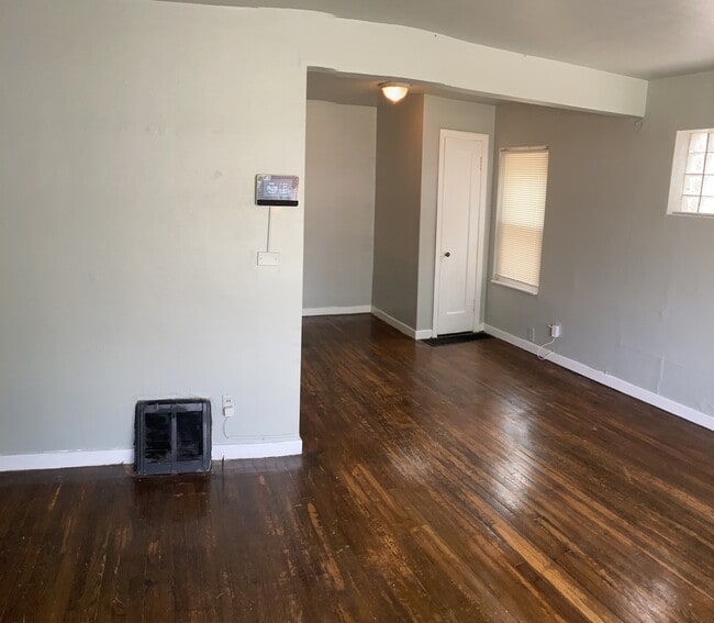 Building Photo - 5520 Floy Ave