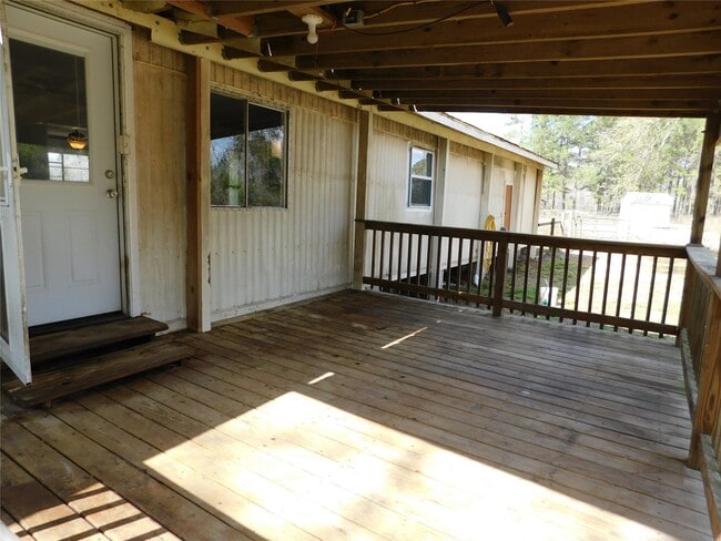 Building Photo - 537 Roscoe