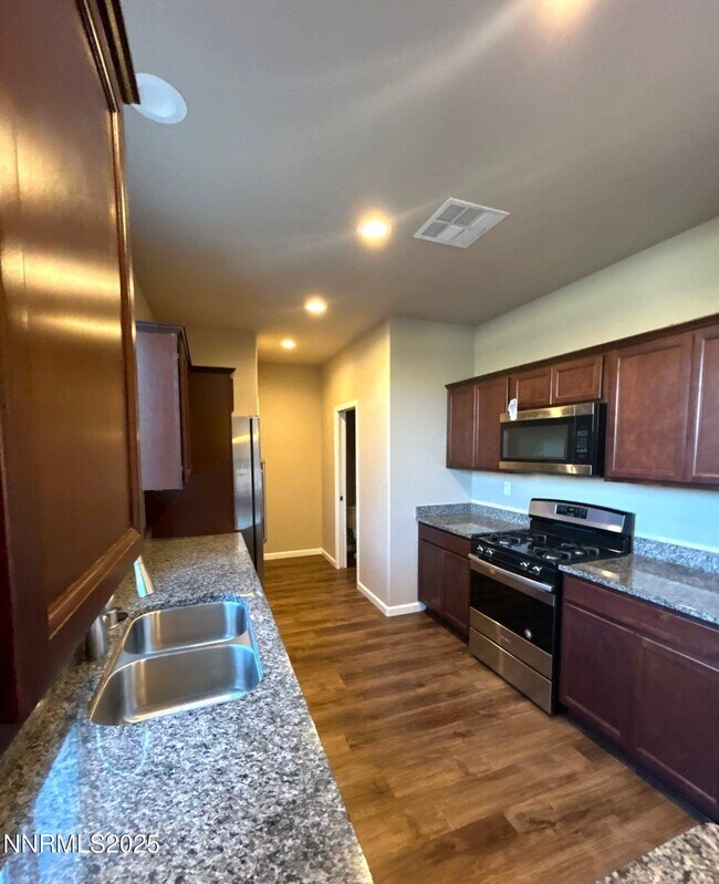Building Photo - 3621 Oaklawn St