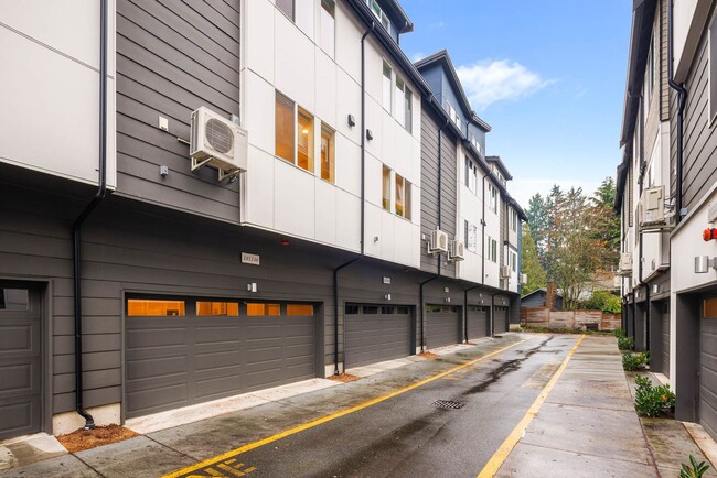 Building Photo - 18514 Meridian Ave N