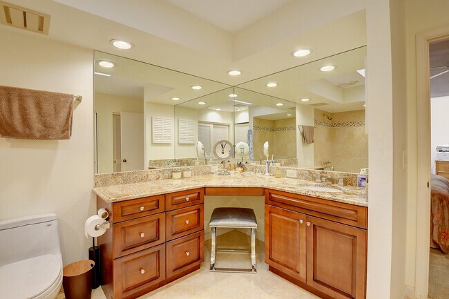 Building Photo - 19550 Sawgrass Dr