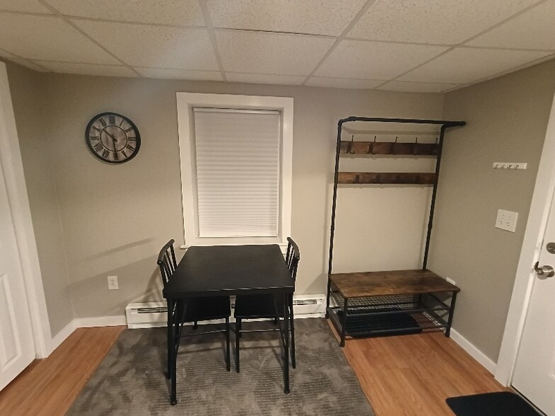 Building Photo - 27 Claulise Ln