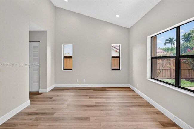 Building Photo - 9581 El Clair Ranch Rd